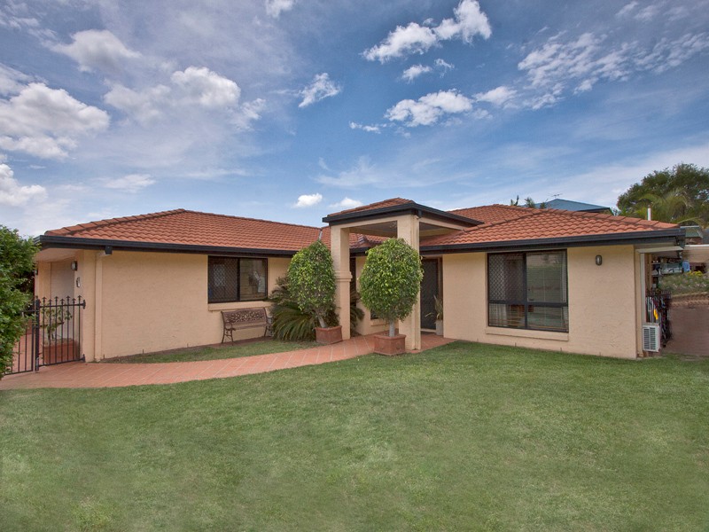 42 Lancewood Drive, ALBANY CREEK, QLD 4035