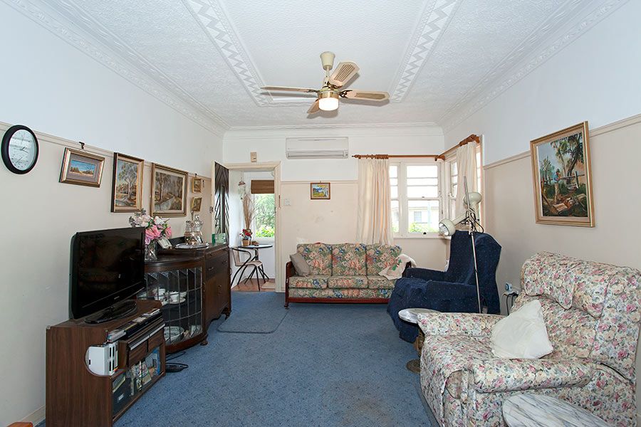 256 Campbell Street, NEWTOWN, QLD 4350
