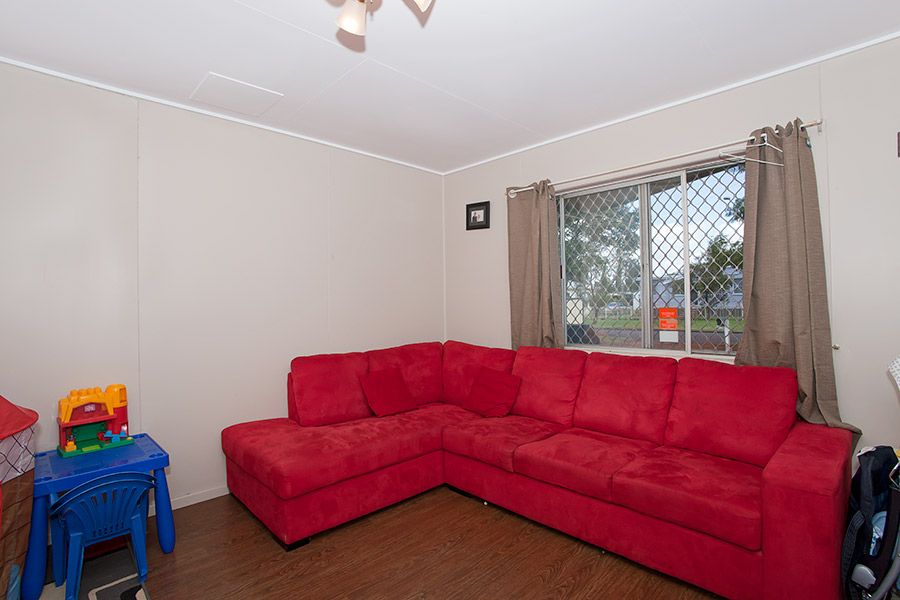 17 Wombyra Street, NEWTOWN, QLD 4350