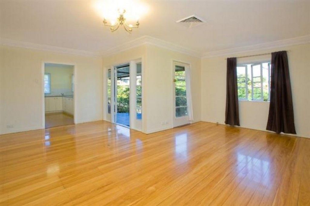 20 Newbolt Street, HOLLAND PARK WEST, QLD 4121