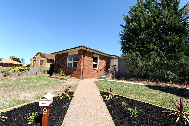 9 Valleyview Drive, ROWVILLE, VIC 3178