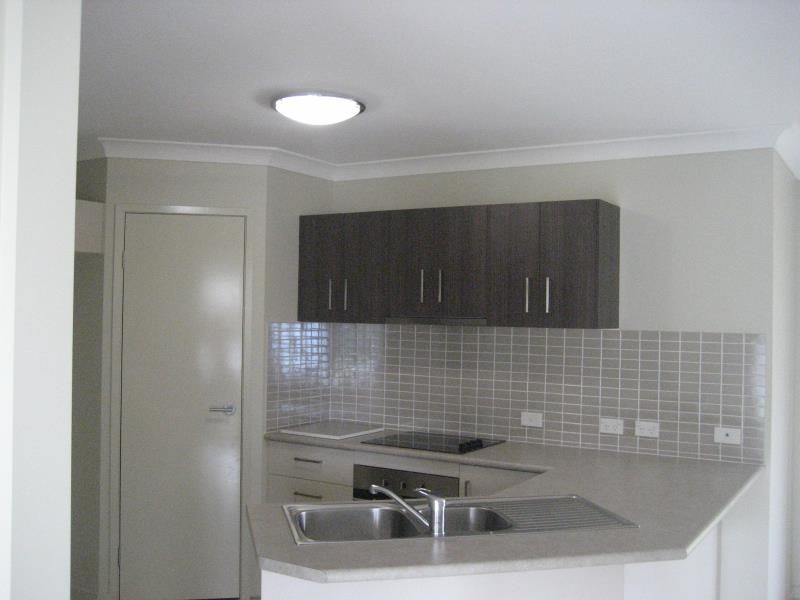 1/18 Kimbolton Street, Redland Bay, QLD 4165
