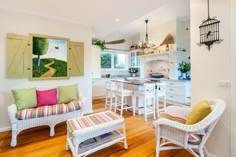 8 Leigh Court, MACLEOD, VIC 3085