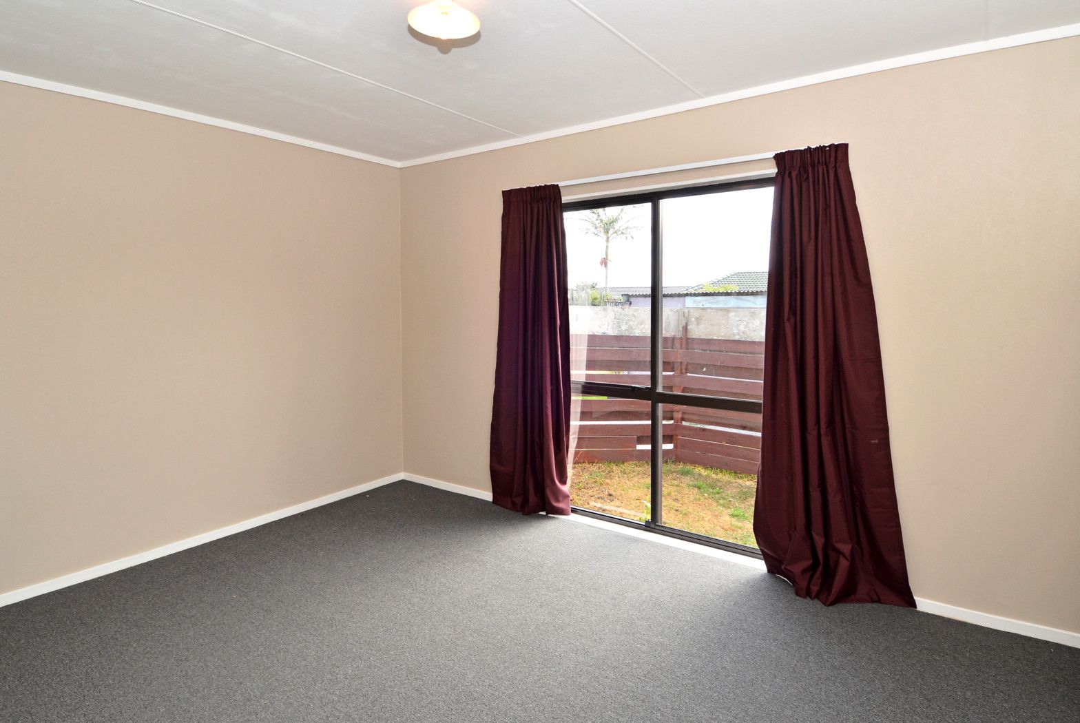 2/205 Finlayson Avenue, Clendon Park, Manukau City