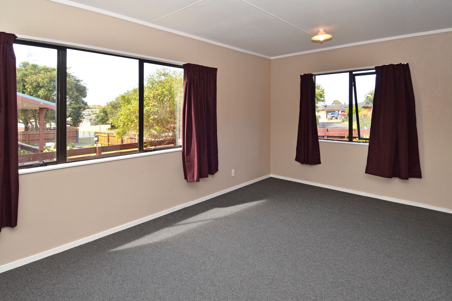 2/205 Finlayson Avenue, Clendon Park, Manukau City