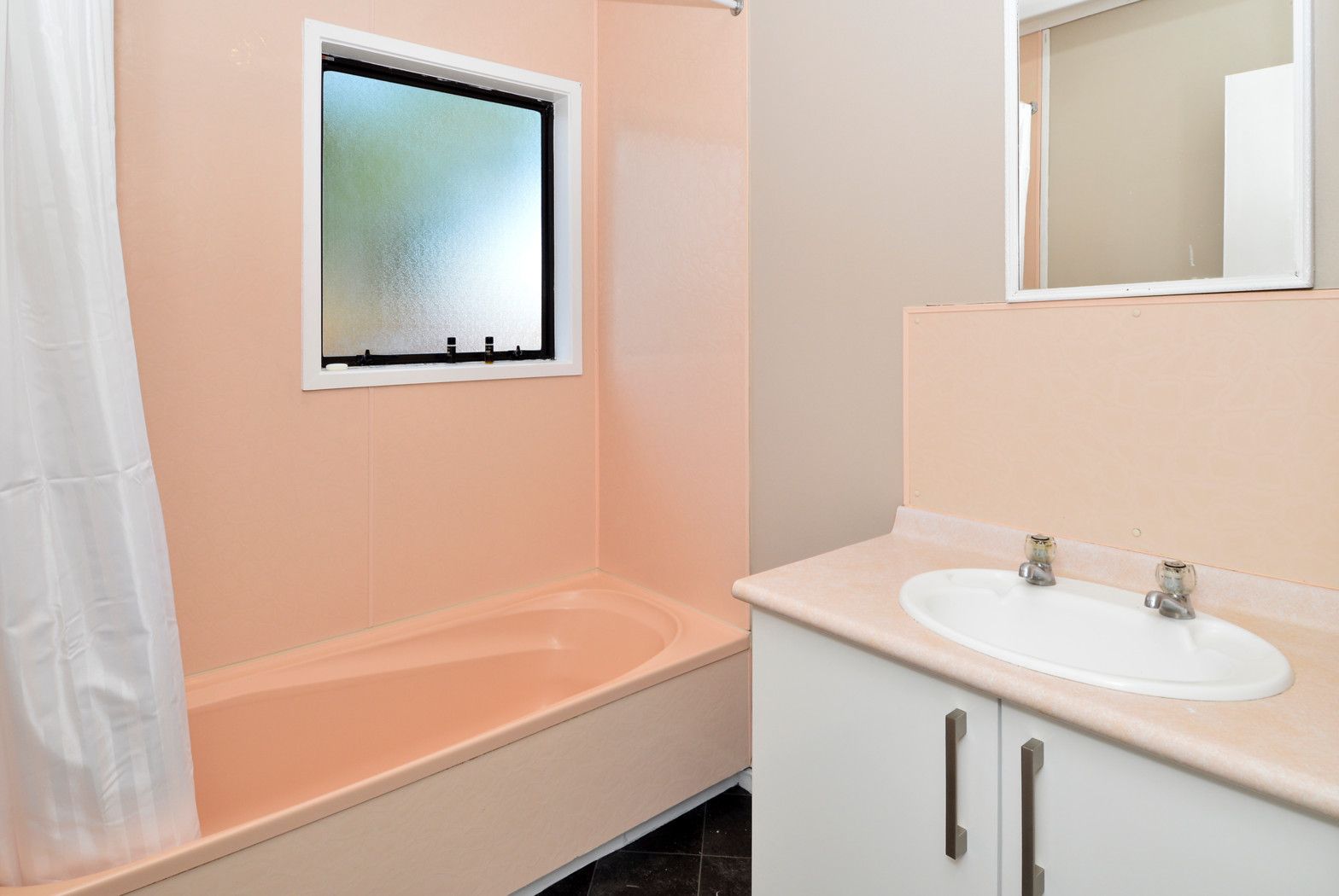 2/205 Finlayson Avenue, Clendon Park, Manukau City