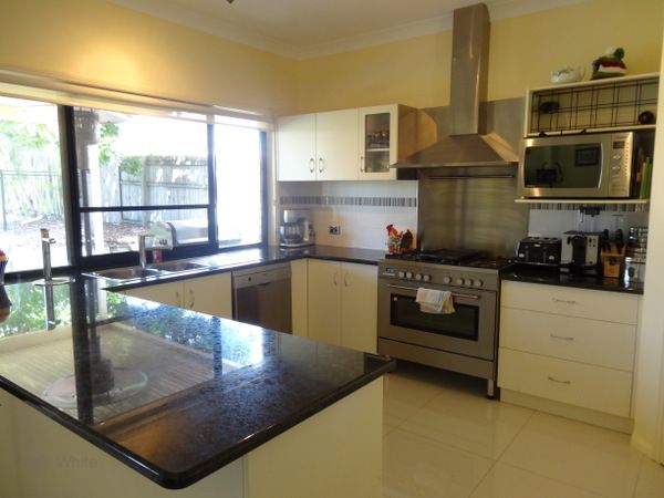 6 Townsville Crescent, DECEPTION BAY, QLD 4508