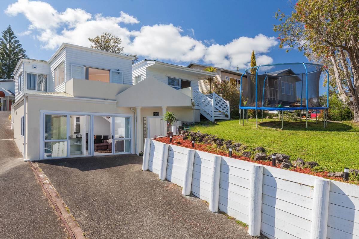 BLOCKHOUSE BAY Auckland City 0600, Blockhouse Bay, Auckland City Real