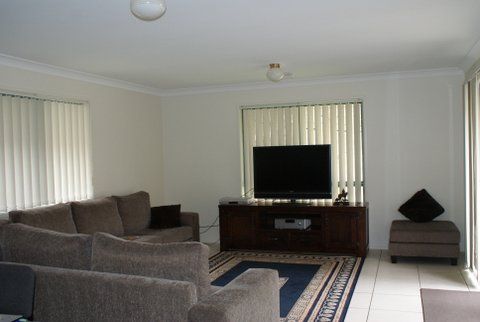 1 Wiltshire Drive, MUDGEERABA, QLD 4213