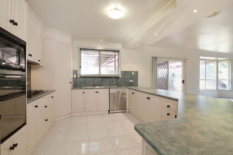 4 Kelland Avenue, HILLSIDE, VIC 3037