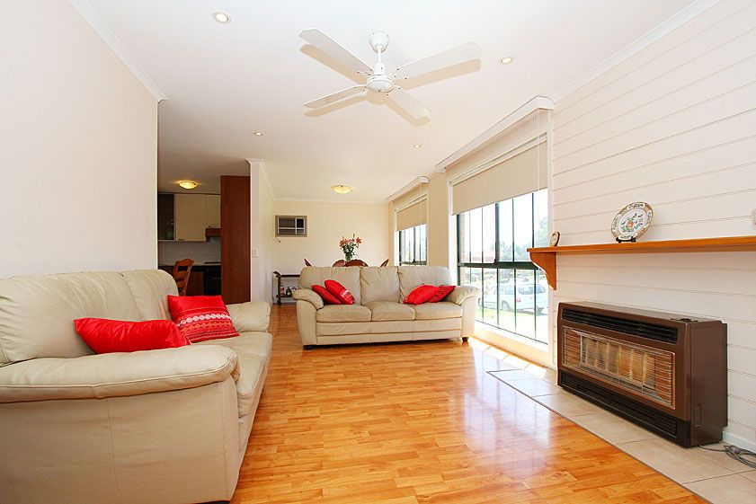 29 Bradley Drive, MILL PARK, VIC 3082
