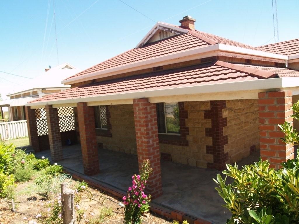 14 Thompson Street, WAIKERIE SA 5330