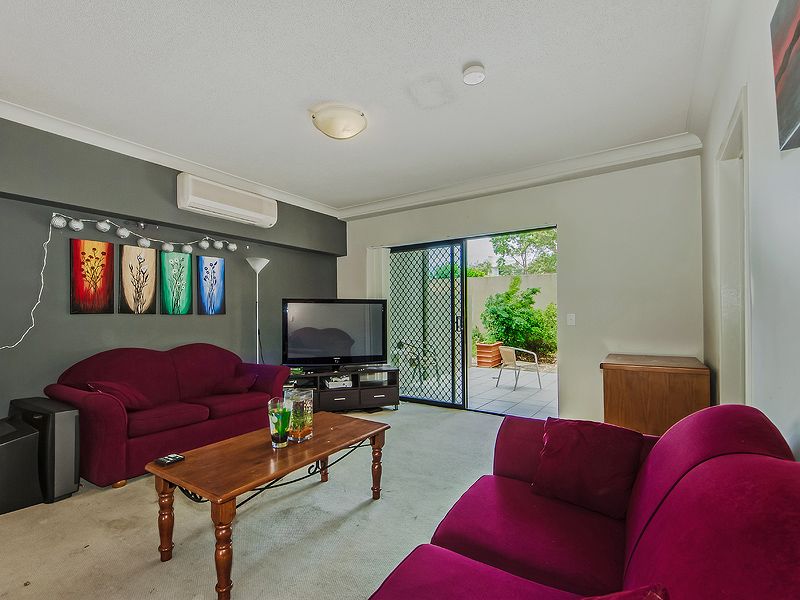 18/2 Geraldton Drive, VARSITY LAKES, QLD 4227