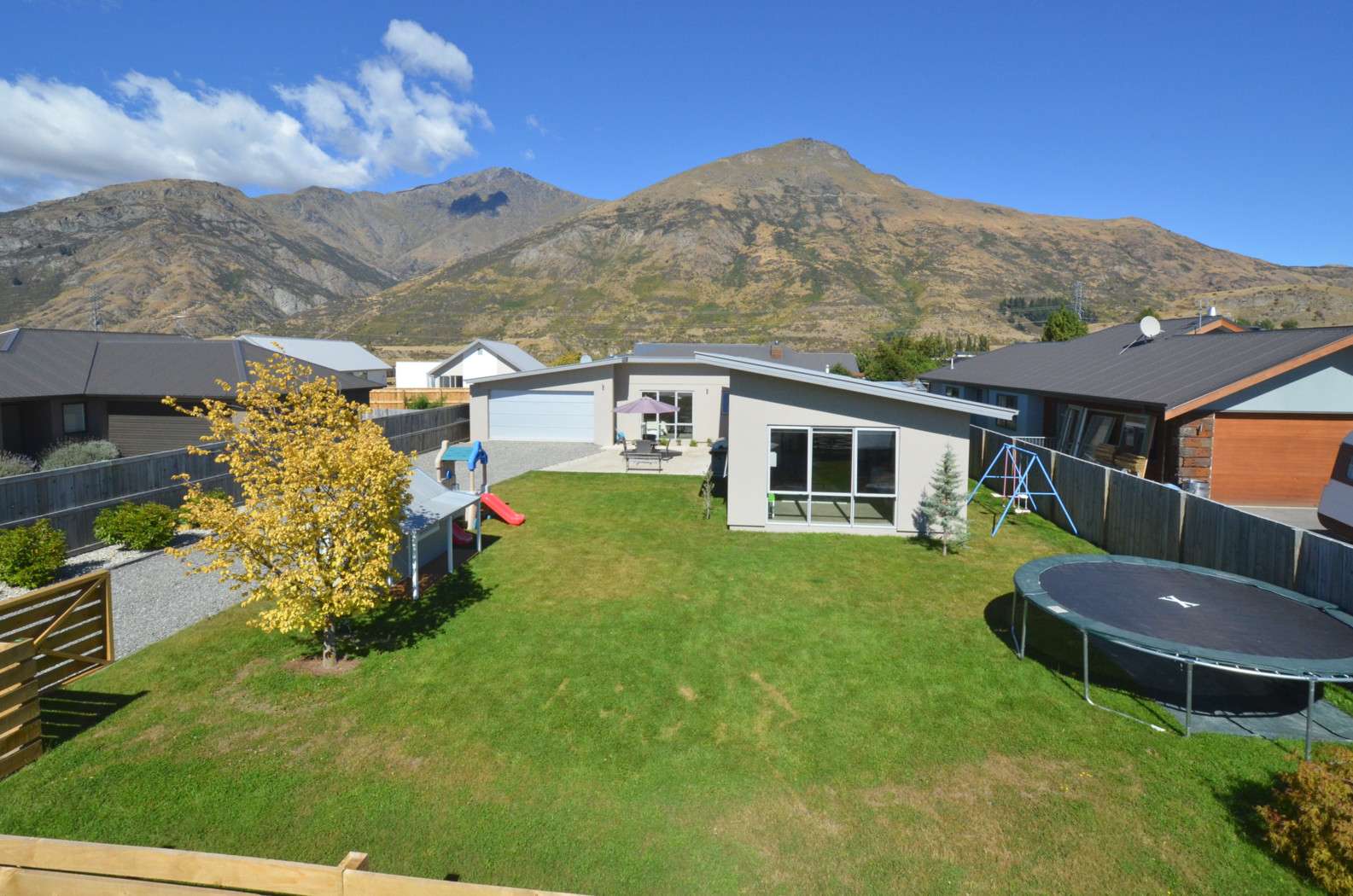 20 Hope Avenue, Lake Hayes Estate, Queenstown Lakes District Real