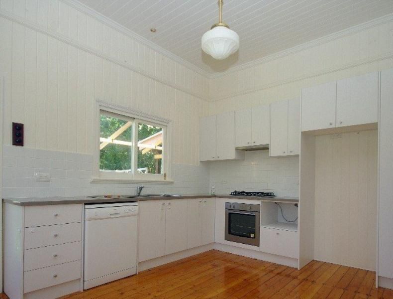 27 Praed Street, RED HILL, QLD 4059