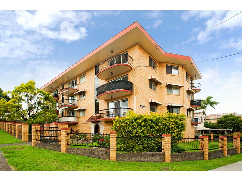 35 Kitchener Street, COORPAROO QLD 4151
