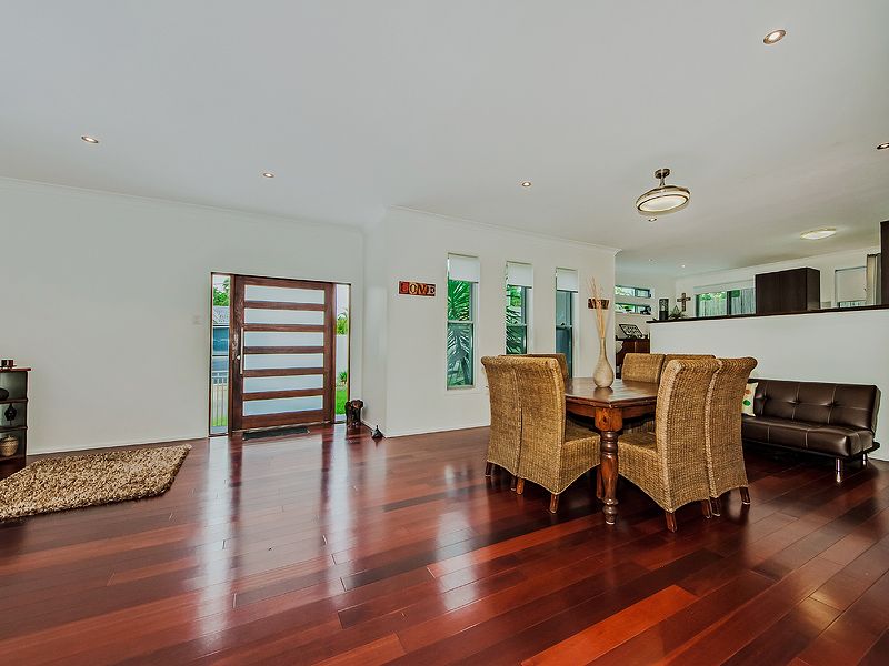 6 Tibor Court, ASHMORE, QLD 4214
