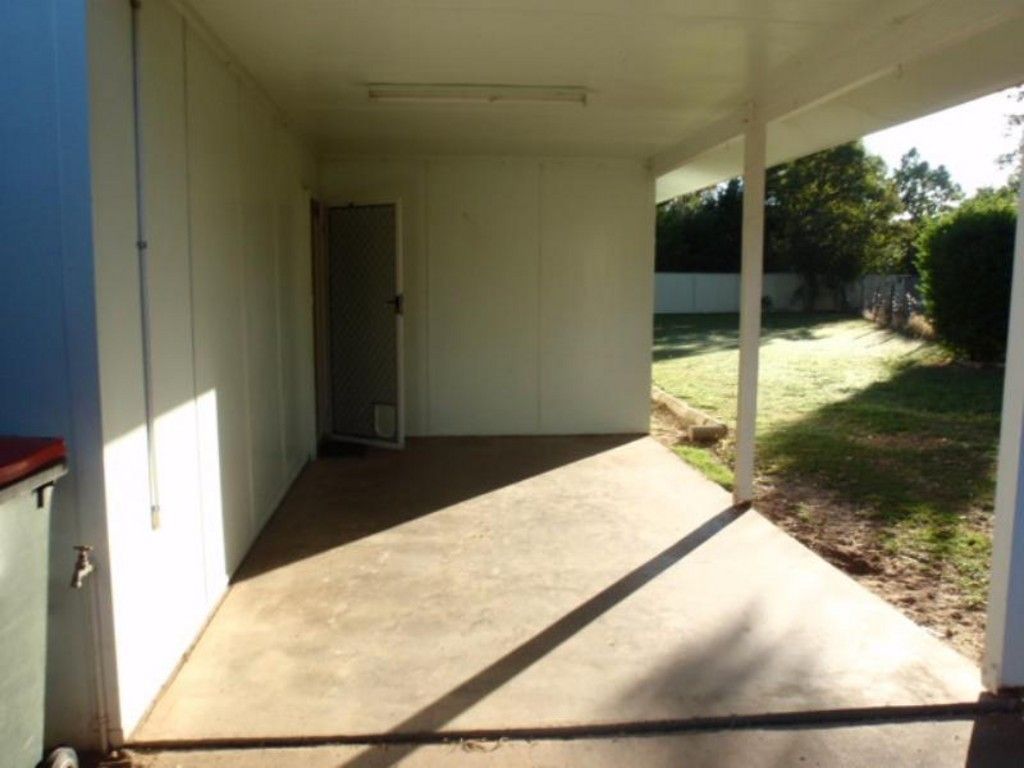 11 Carbeen Place, EMERALD, QLD 4720