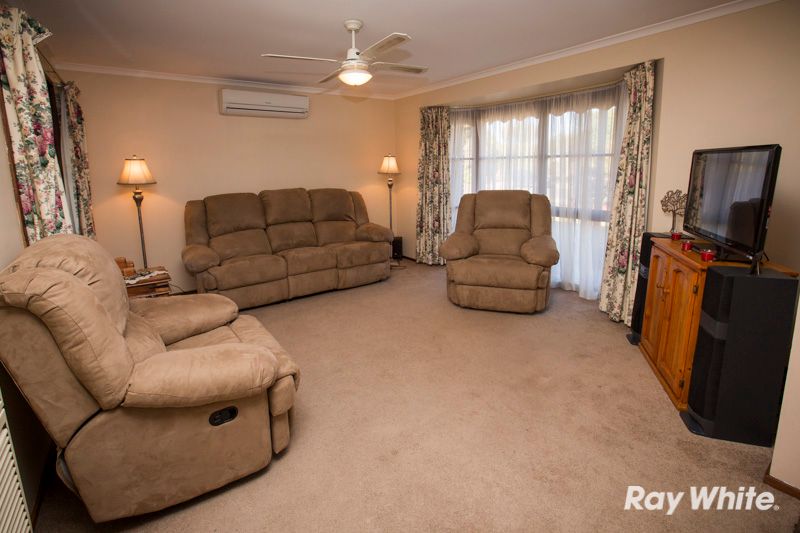 40 Dunbarton Drive, PAKENHAM, VIC 3810