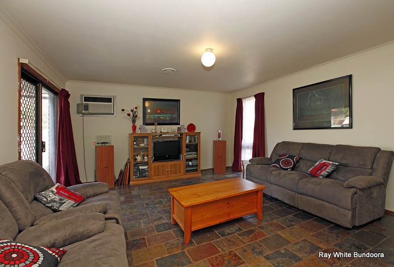 121 Woolnough Drive, MILL PARK, VIC 3082