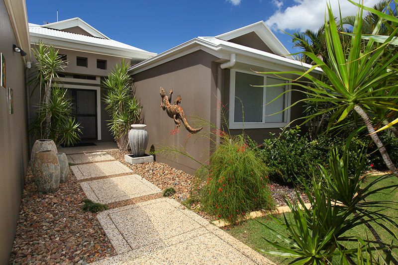 6 Stillwater Drive, TWIN WATERS, QLD 4564
