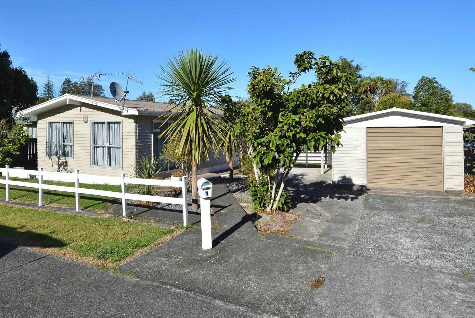 1 Elmwood Place, MANUREWA, Manukau City