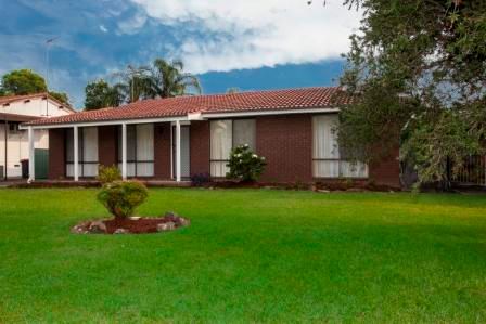 17 Charles Sturt Drive, WERRINGTON COUNTY, NSW 2747