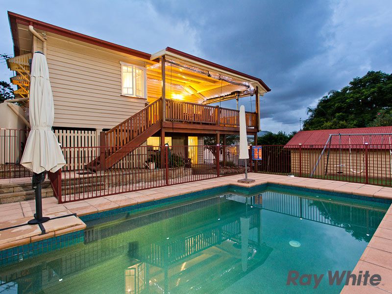 15 Annie Street, WINDSOR, QLD 4030