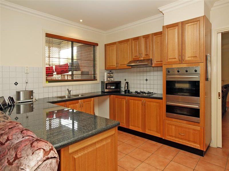 2 Pretty Valley Grove, SOUTH MORANG, VIC 3752