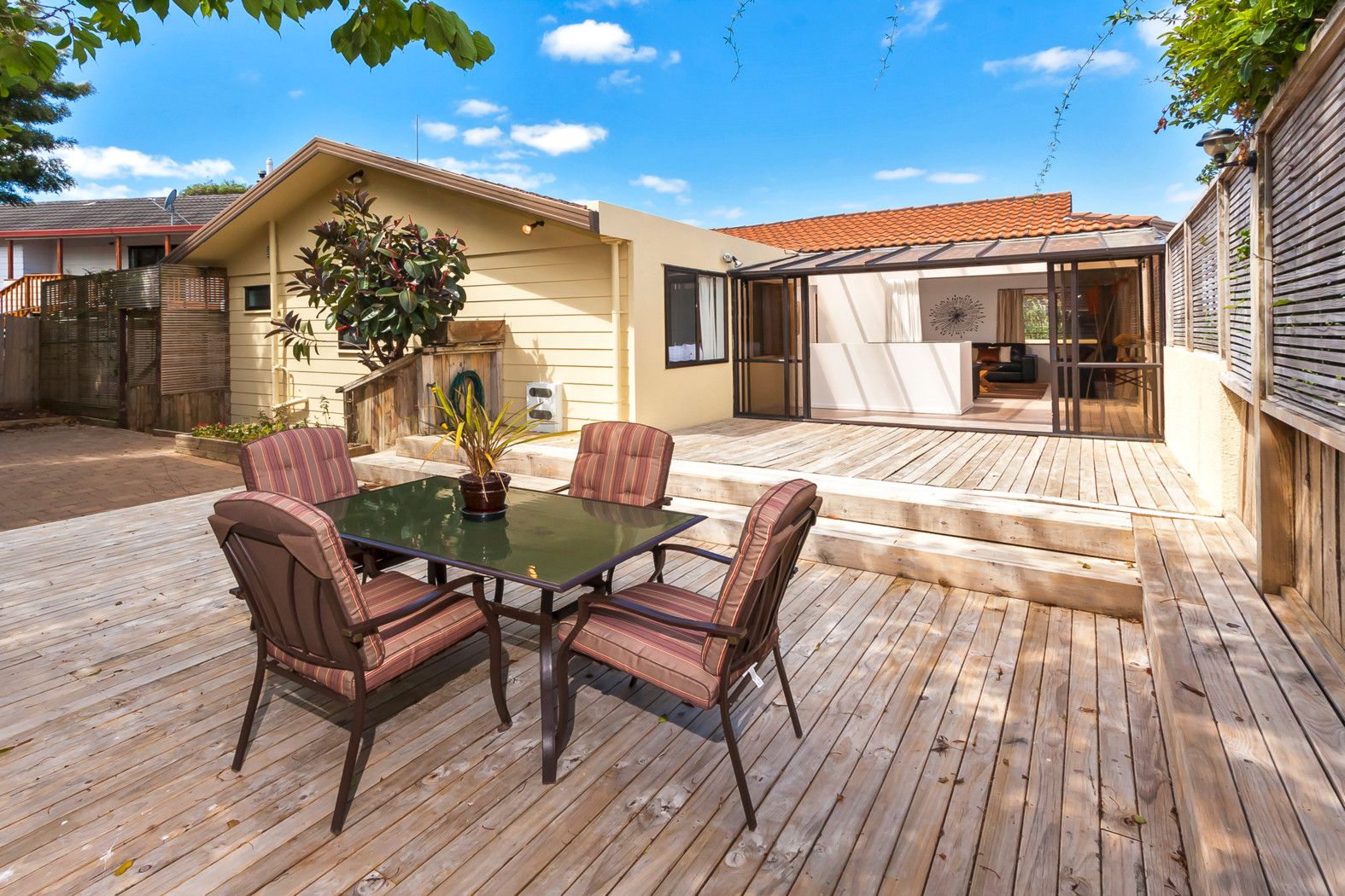 1/114 Bradbury Road, Botany Downs, Manukau City