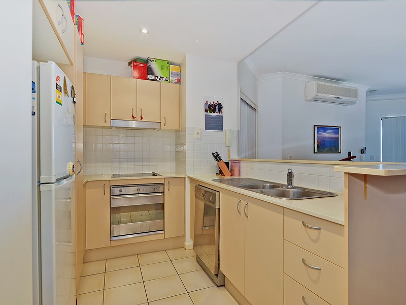 3/5 Rock Street, Scarborough, QLD 4020