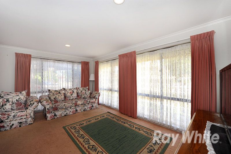 13 Homewood Close, FERNTREE GULLY, VIC 3156