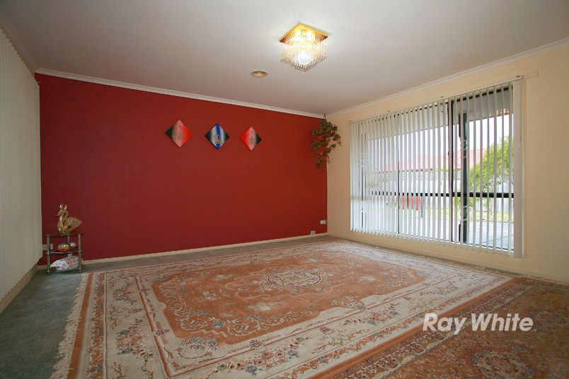 19 Chatham Close, CRANBOURNE EAST, VIC 3977