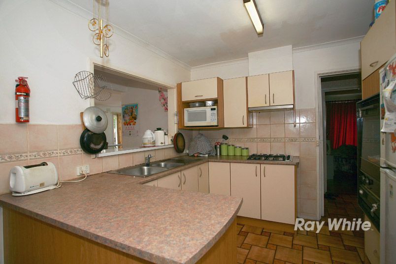 13 Kuringgai Crescent, NOBLE PARK, VIC 3174
