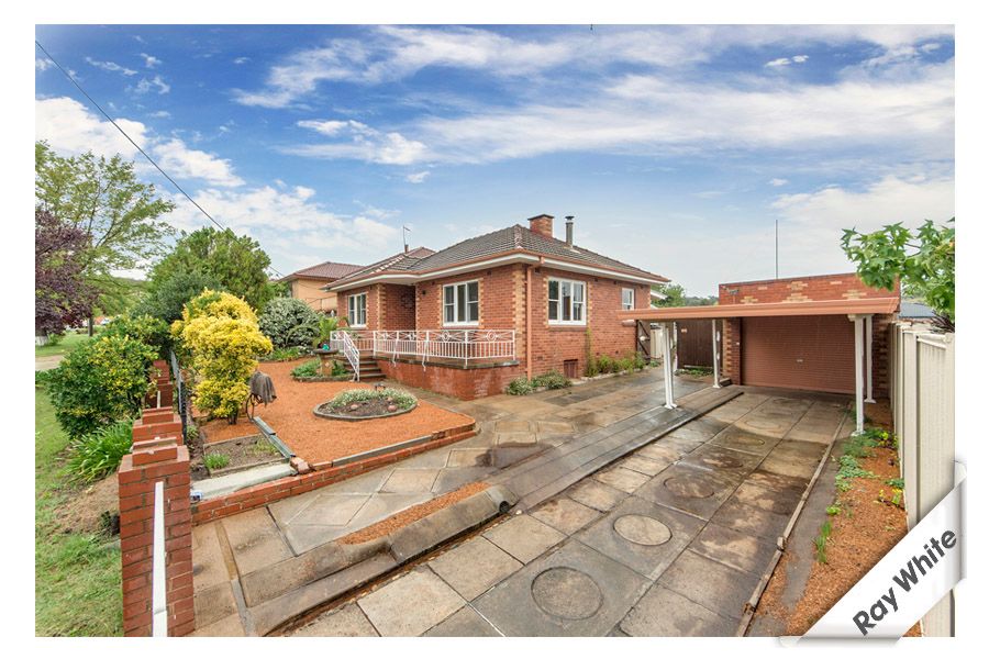 1 Hazelwood Street, QUEANBEYAN, NSW 2620