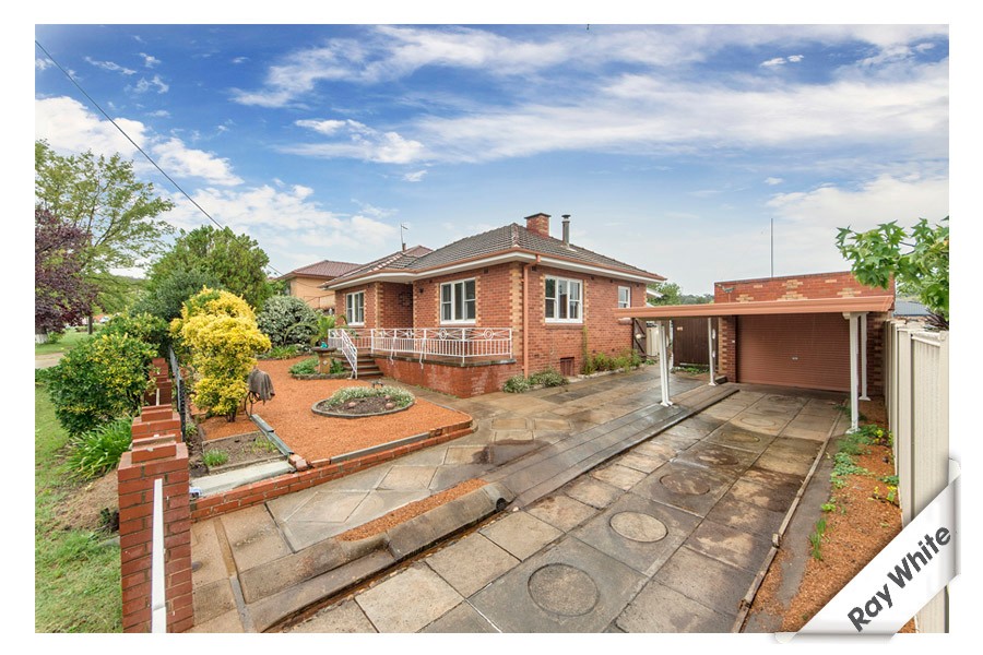 1 Hazelwood Street, QUEANBEYAN, NSW 2620