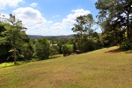 235 Panorama Drive, ROSEMOUNT, QLD 4560
