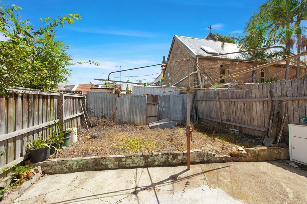 11 Prospect Street, ERSKINEVILLE, NSW 2043