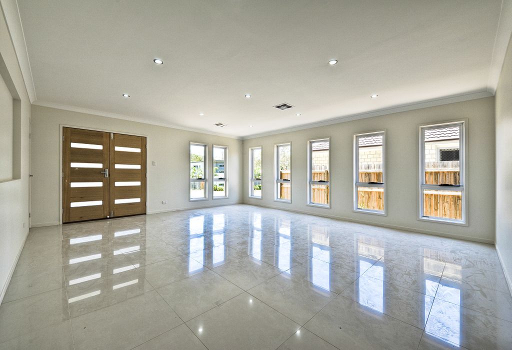 24 Mizen Place, HOLLAND PARK WEST, QLD 4121