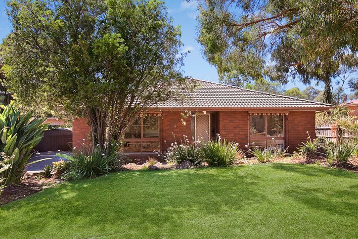 4 Lisbon Court, DONCASTER EAST VIC 3109