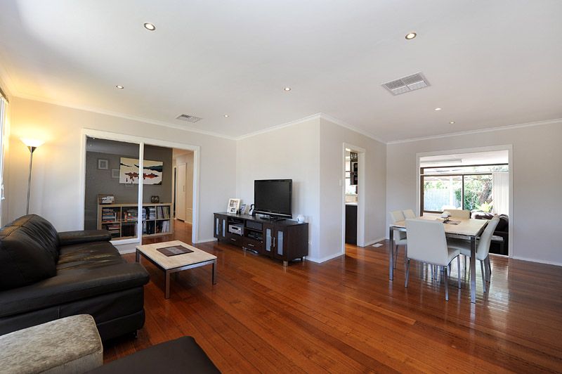 5 Jeffrey Grove, BAYSWATER, VIC 3153