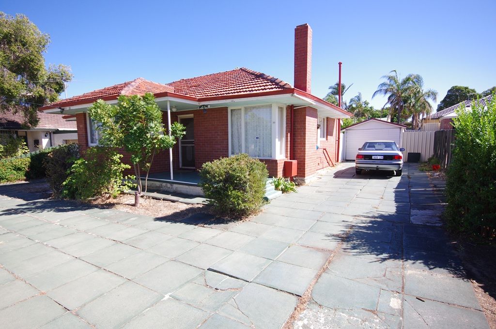 39 Curlington Crescent, BALGA, WA 6061
