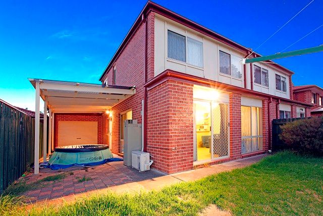 8 Leichardt Crescent, RESERVOIR, VIC 3073