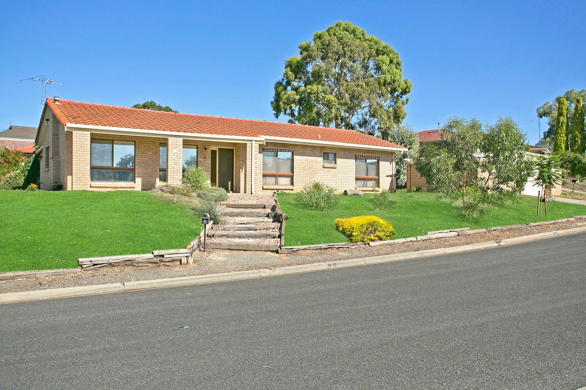 2 Gaylard Crescent, REDWOOD PARK SA 5097