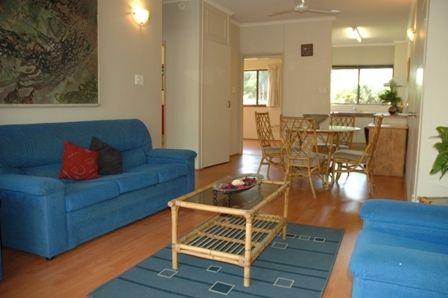 11/21 Poinciana Street, HOLLOWAYS BEACH, QLD 4878