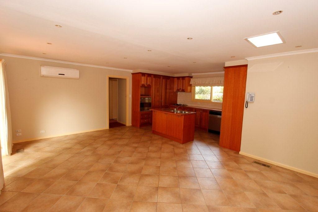9 Grosvenor Drive, HIGHTON, VIC 3216