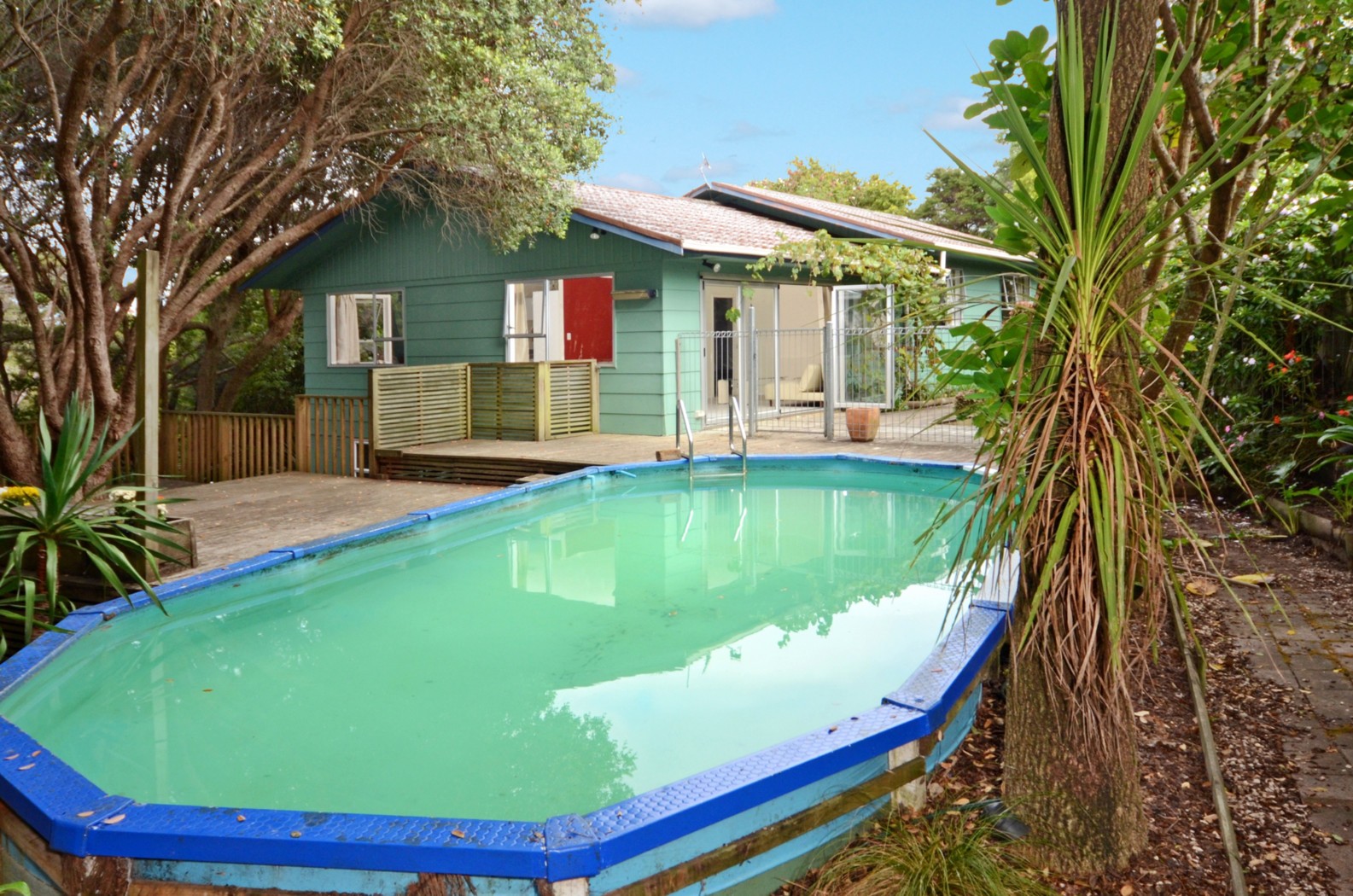 32 Neal Avenue, GLENFIELD, North Shore City