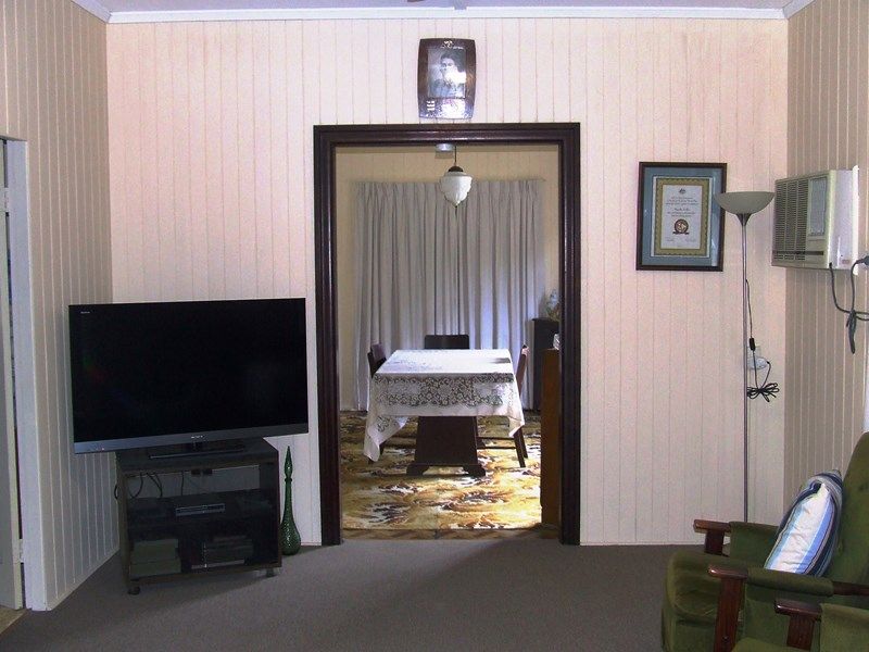 32 Coonowrin Road, GLASS HOUSE MOUNTAINS, QLD 4518