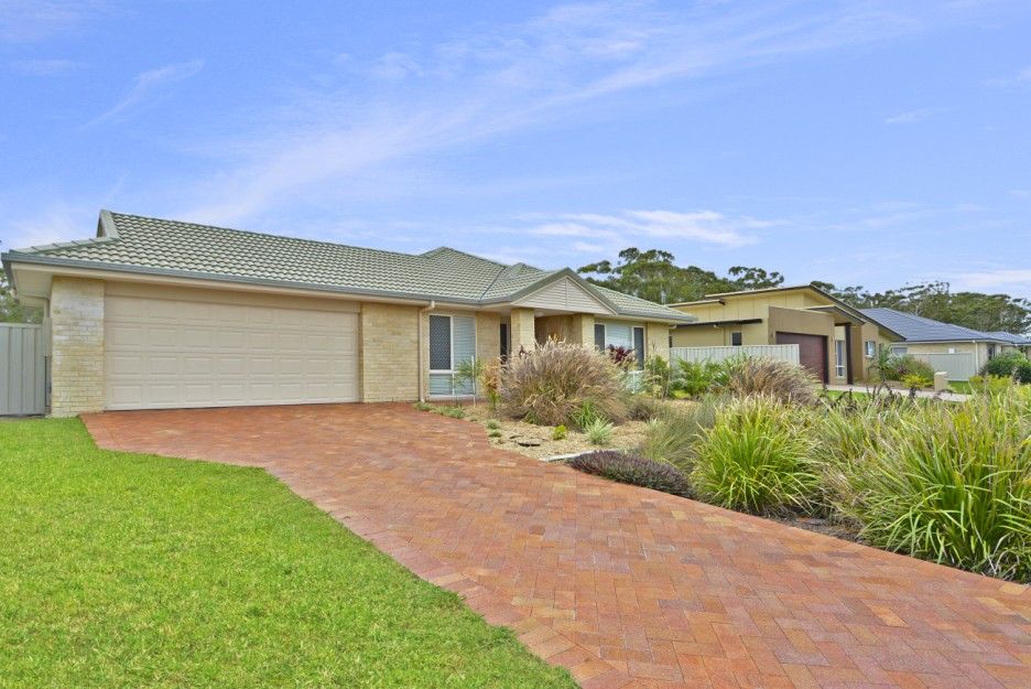11 Feathertop Circuit, CALOUNDRA WEST QLD 4551