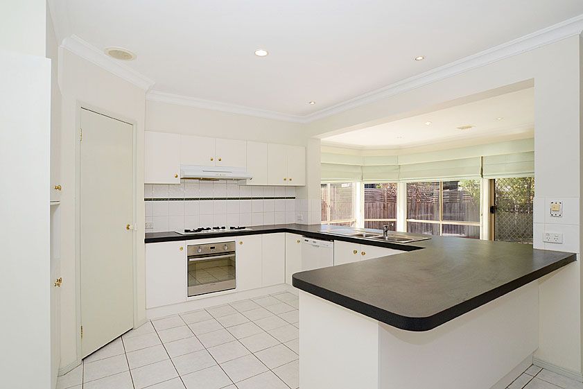 31 Lady Penrhyn Avenue, MILL PARK, VIC 3082